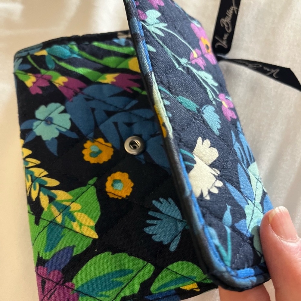 VERA BRADLEY wallet…Black with a floral print